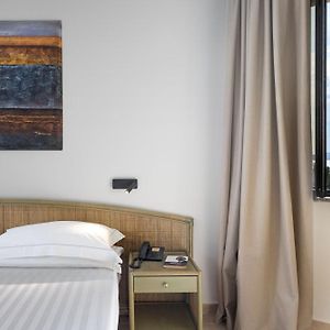 Double or Twin Room Sea View